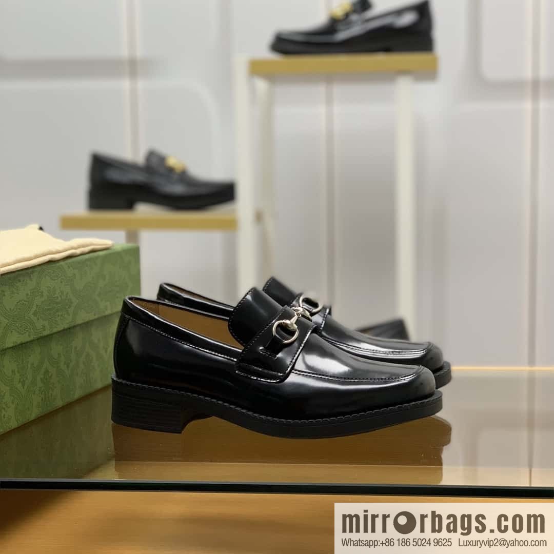 Gucci Gucci uses black smooth cow leather (fabric) carefully made men's loafers