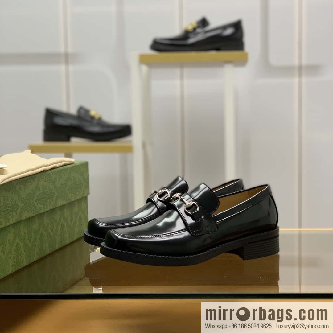 Gucci Gucci uses black smooth cow leather (fabric) carefully made men's loafers