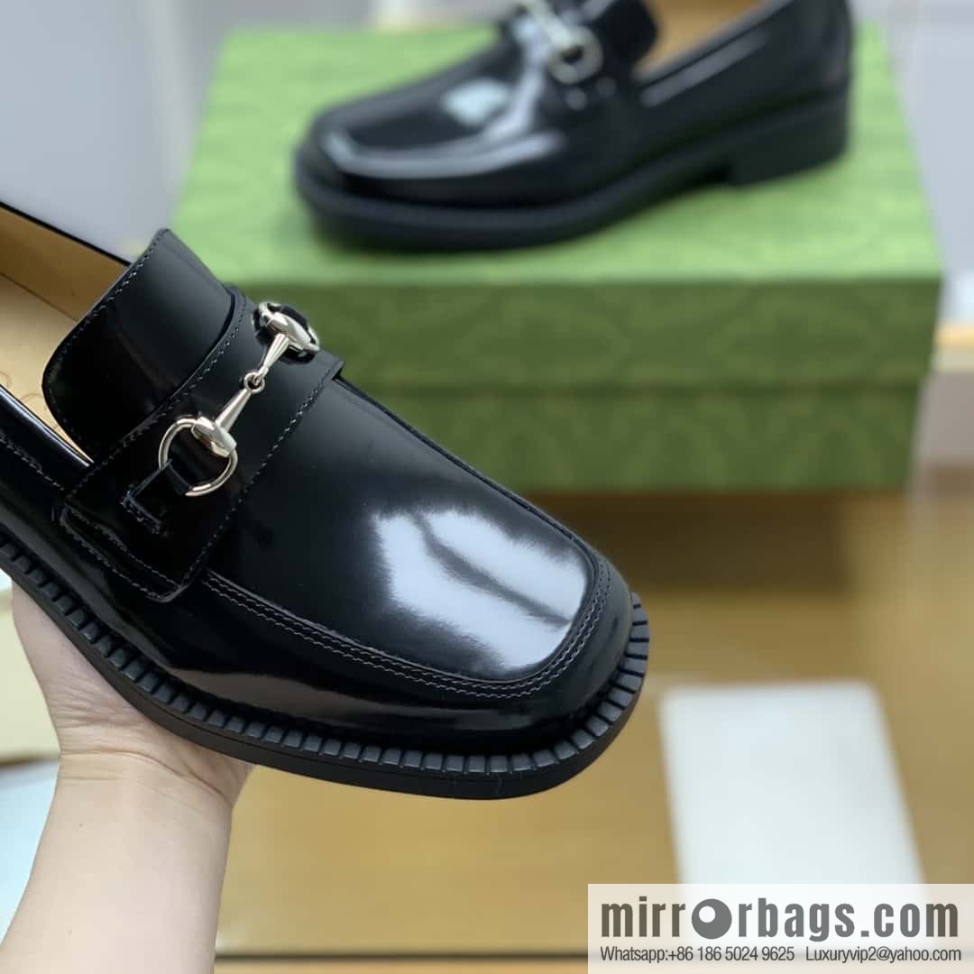 Gucci Gucci uses black smooth cow leather (fabric) carefully made men's loafers
