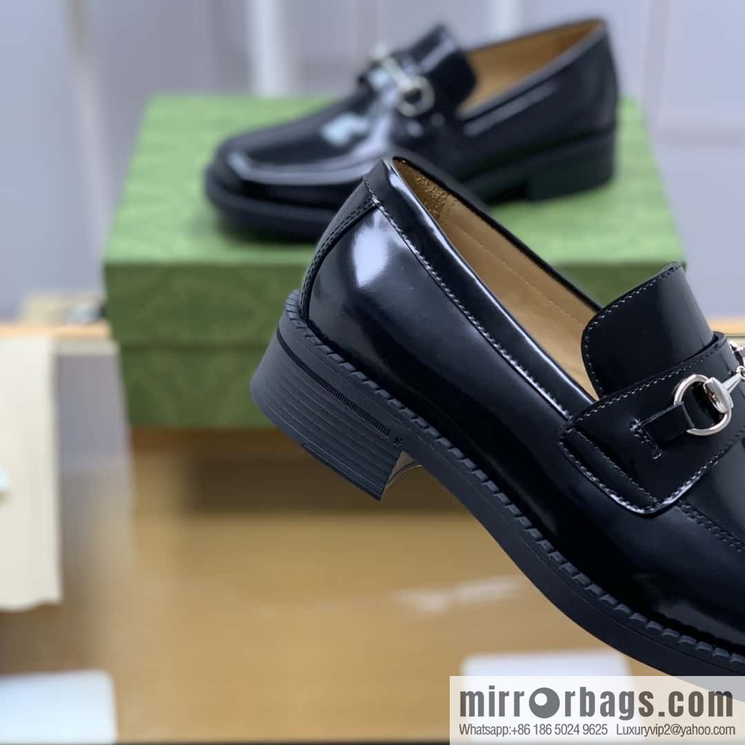 Gucci Gucci uses black smooth cow leather (fabric) carefully made men's loafers