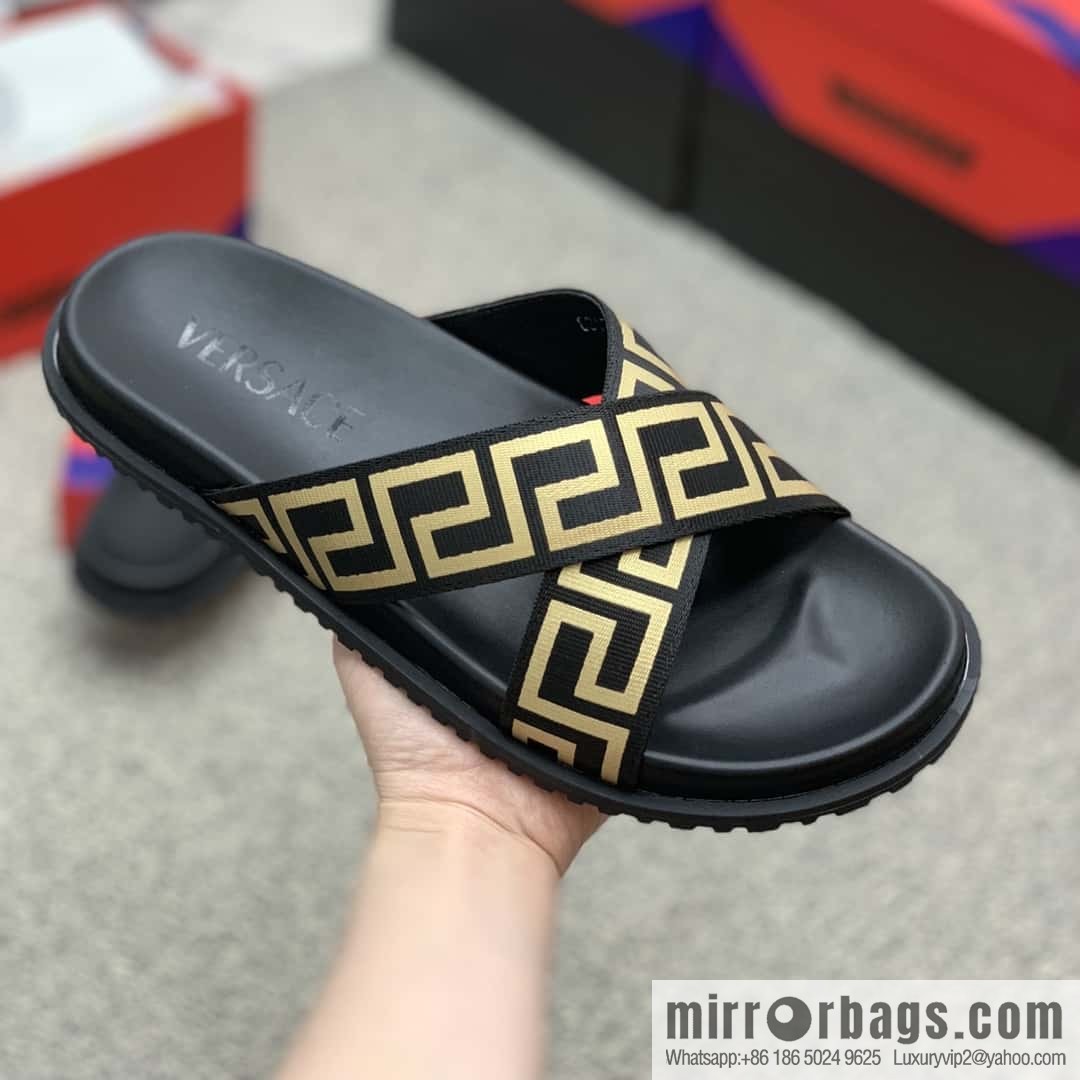 Versace uses black calfskin men's sandals