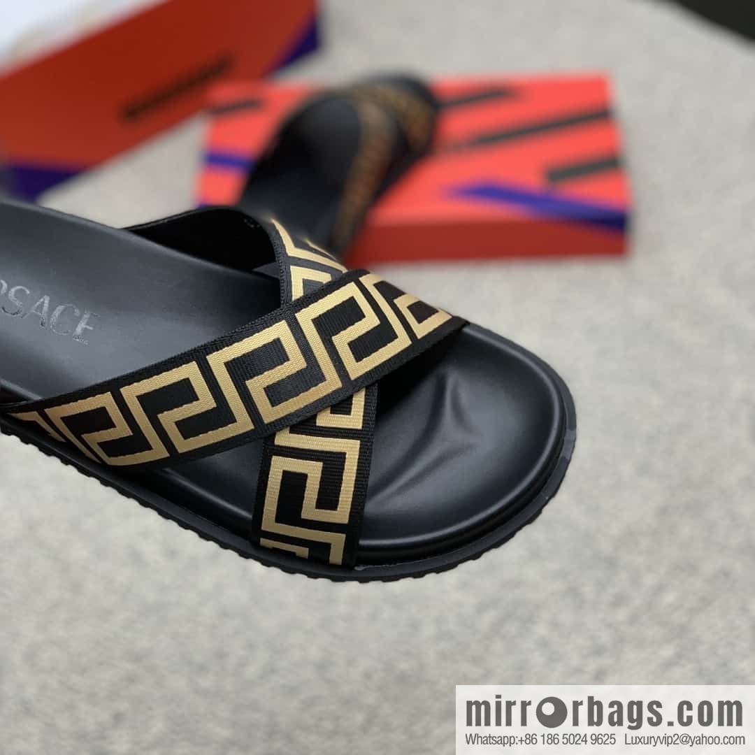 Versace uses black calfskin men's sandals