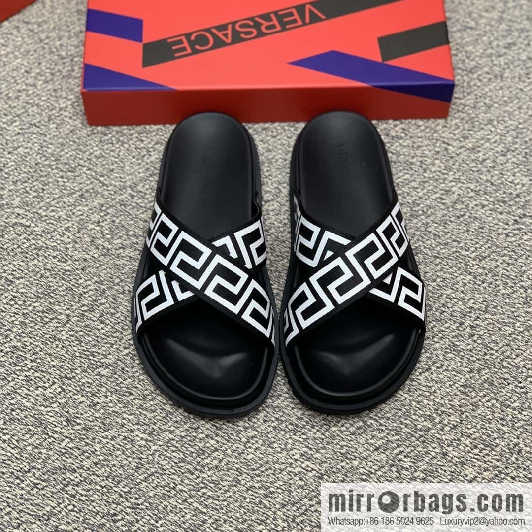 Versace uses black calfskin men's sandals