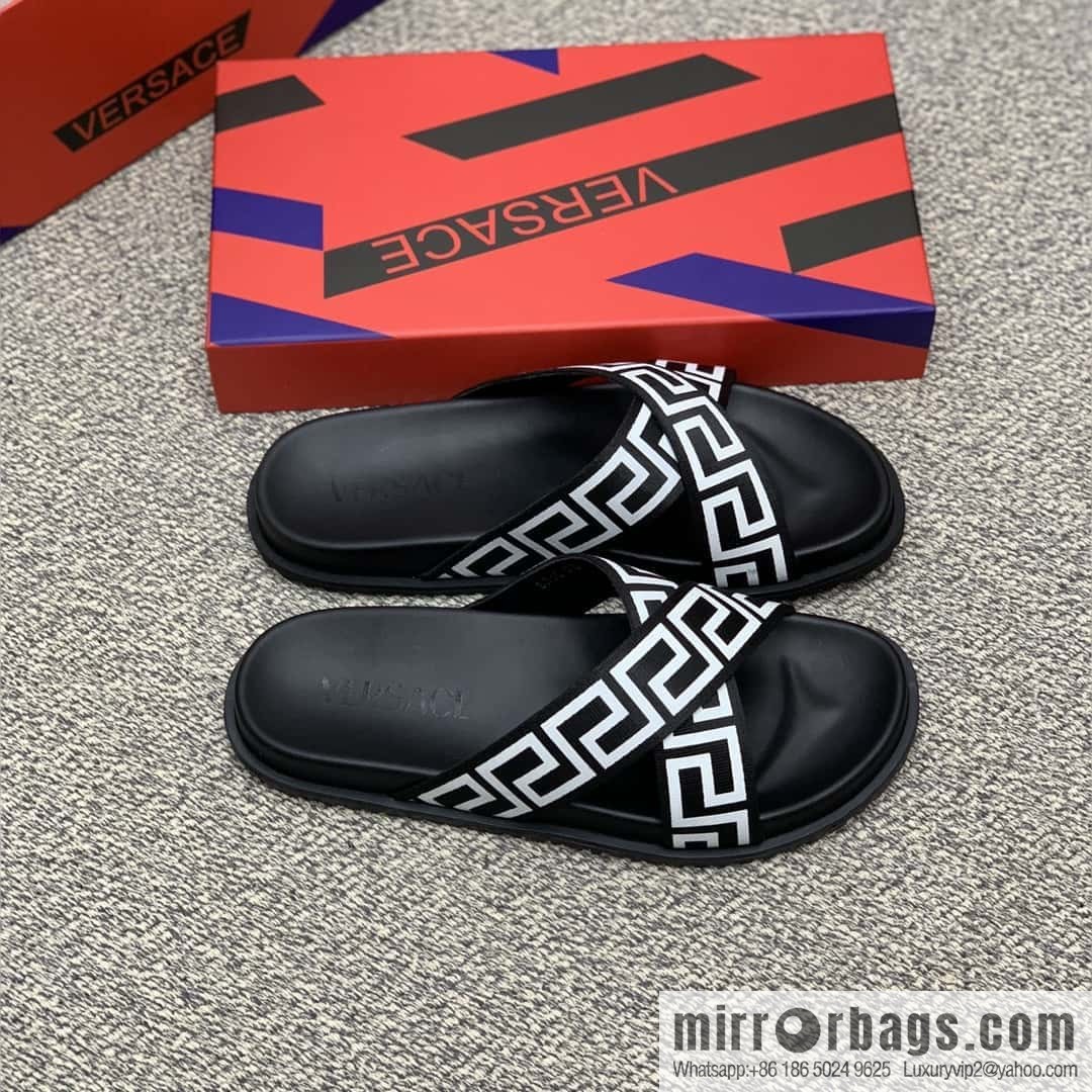 Versace uses black calfskin men's sandals