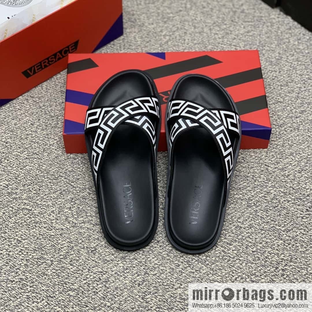 Versace uses black calfskin men's sandals
