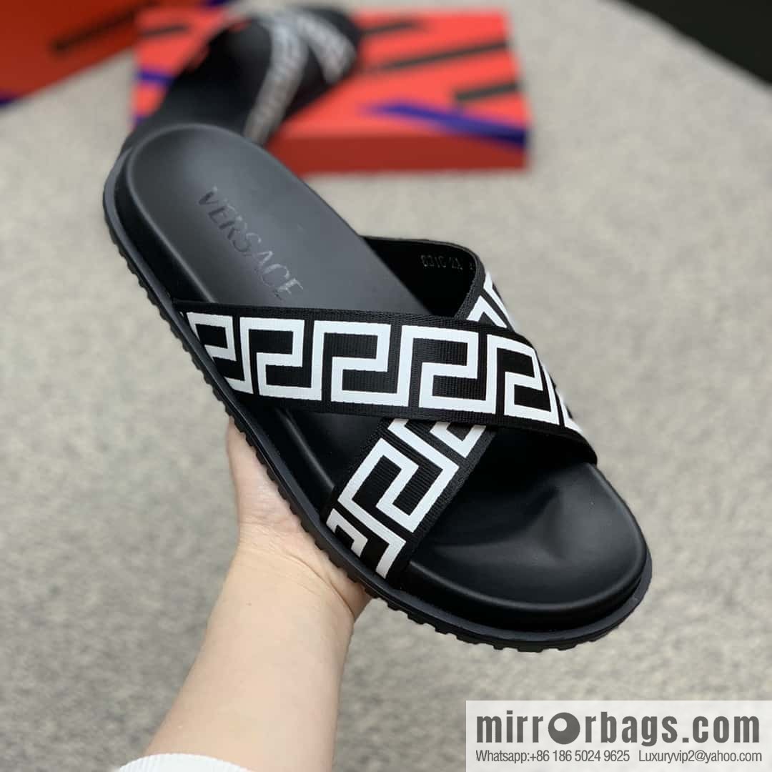 Versace uses black calfskin men's sandals