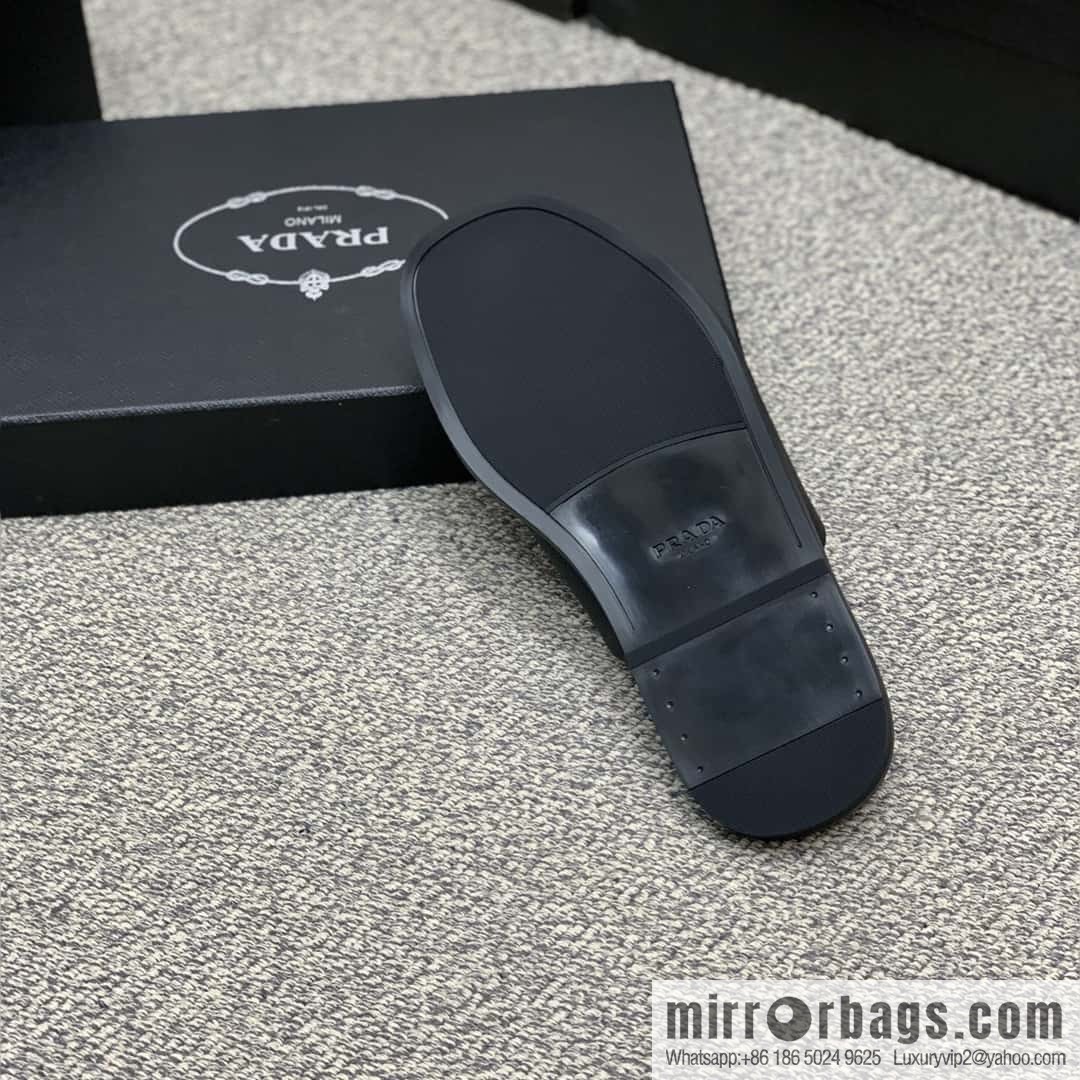 Prada uses black calfskin men's sandals