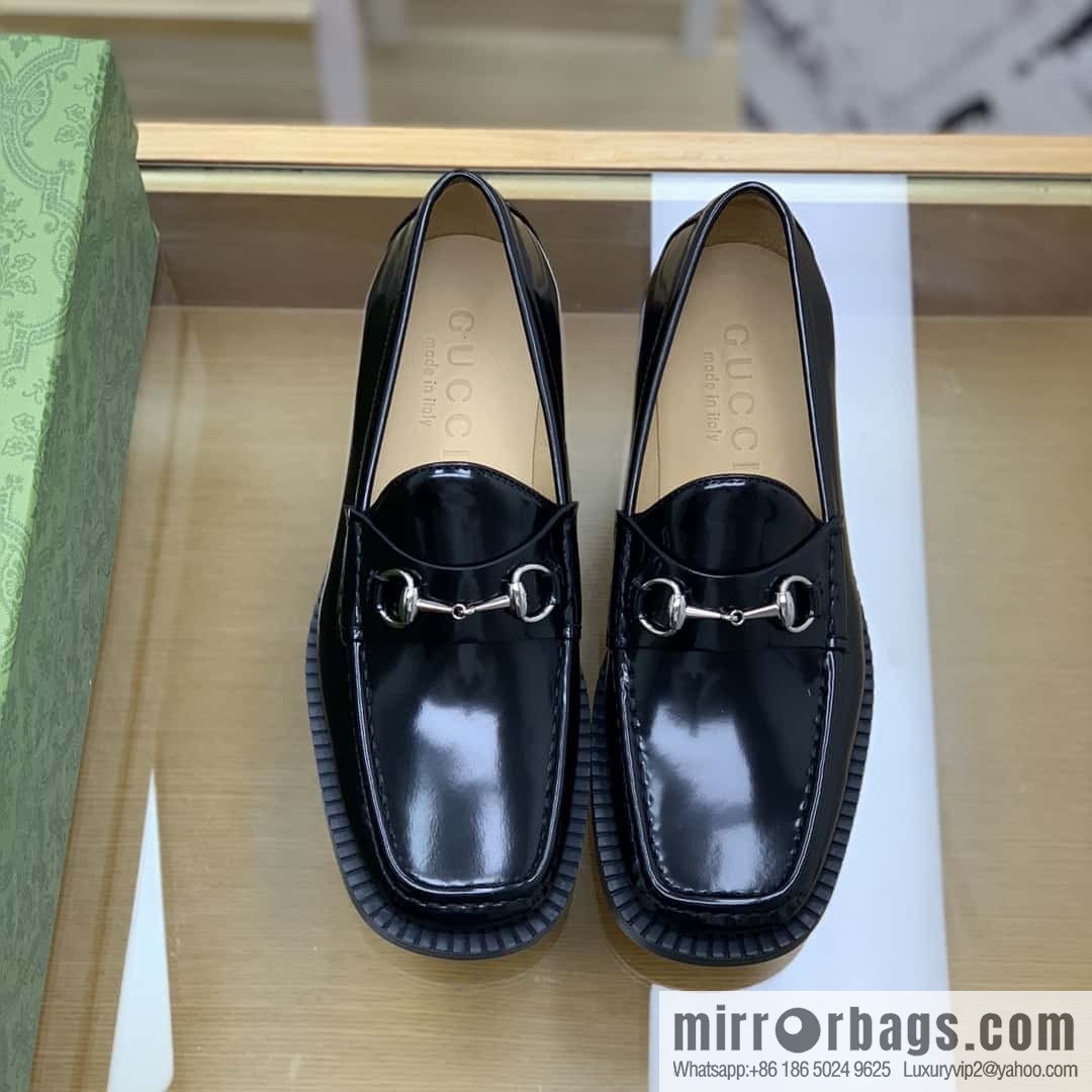 Gucci Gucci uses black smooth cow leather (fabric) carefully made men's loafers