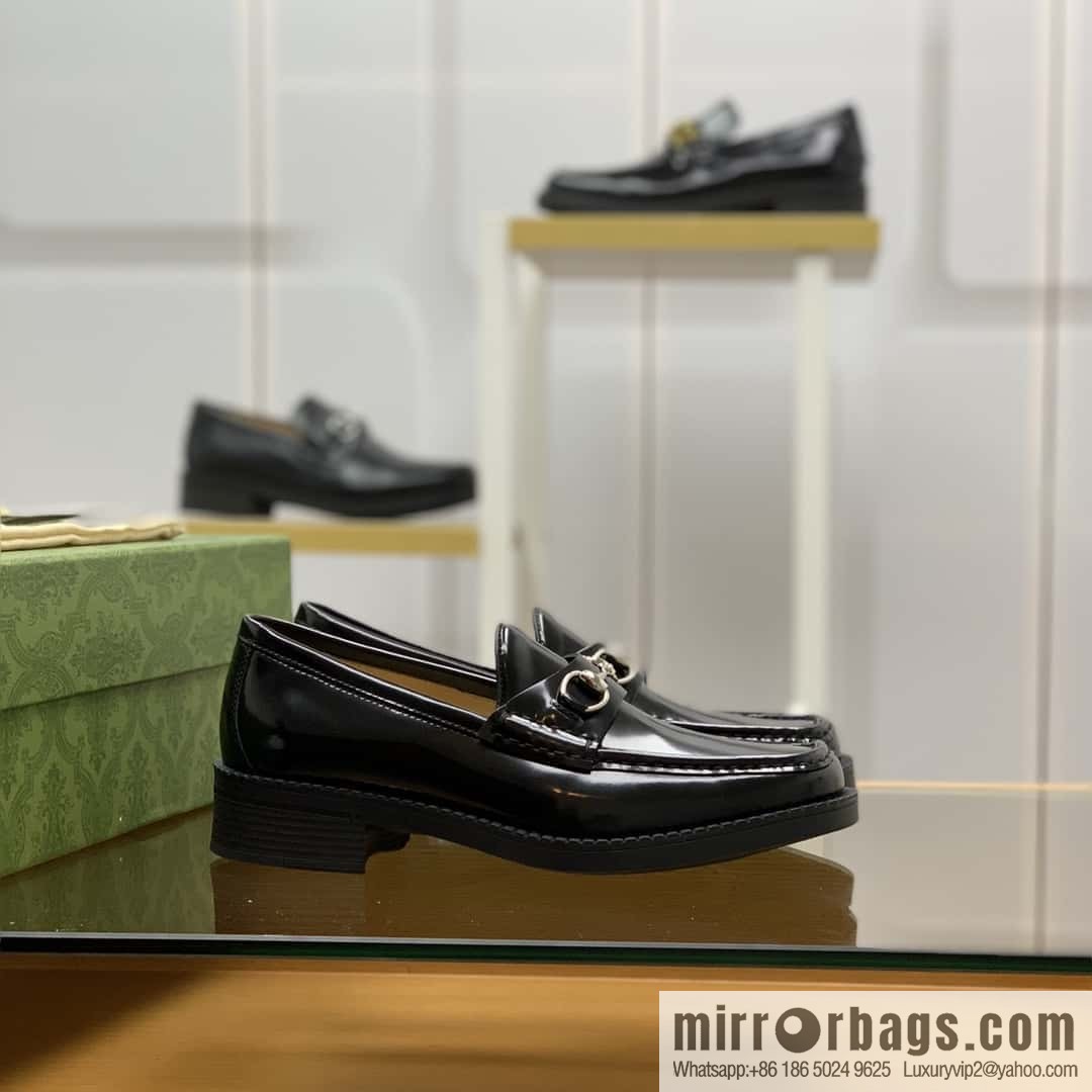 Gucci Gucci uses black smooth cow leather (fabric) carefully made men's loafers