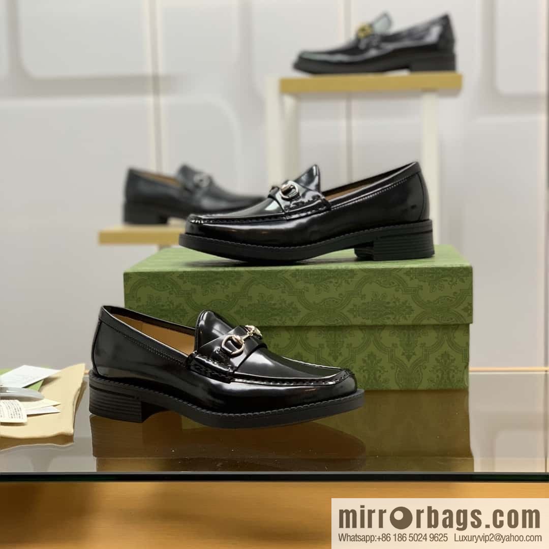 Gucci Gucci uses black smooth cow leather (fabric) carefully made men's loafers