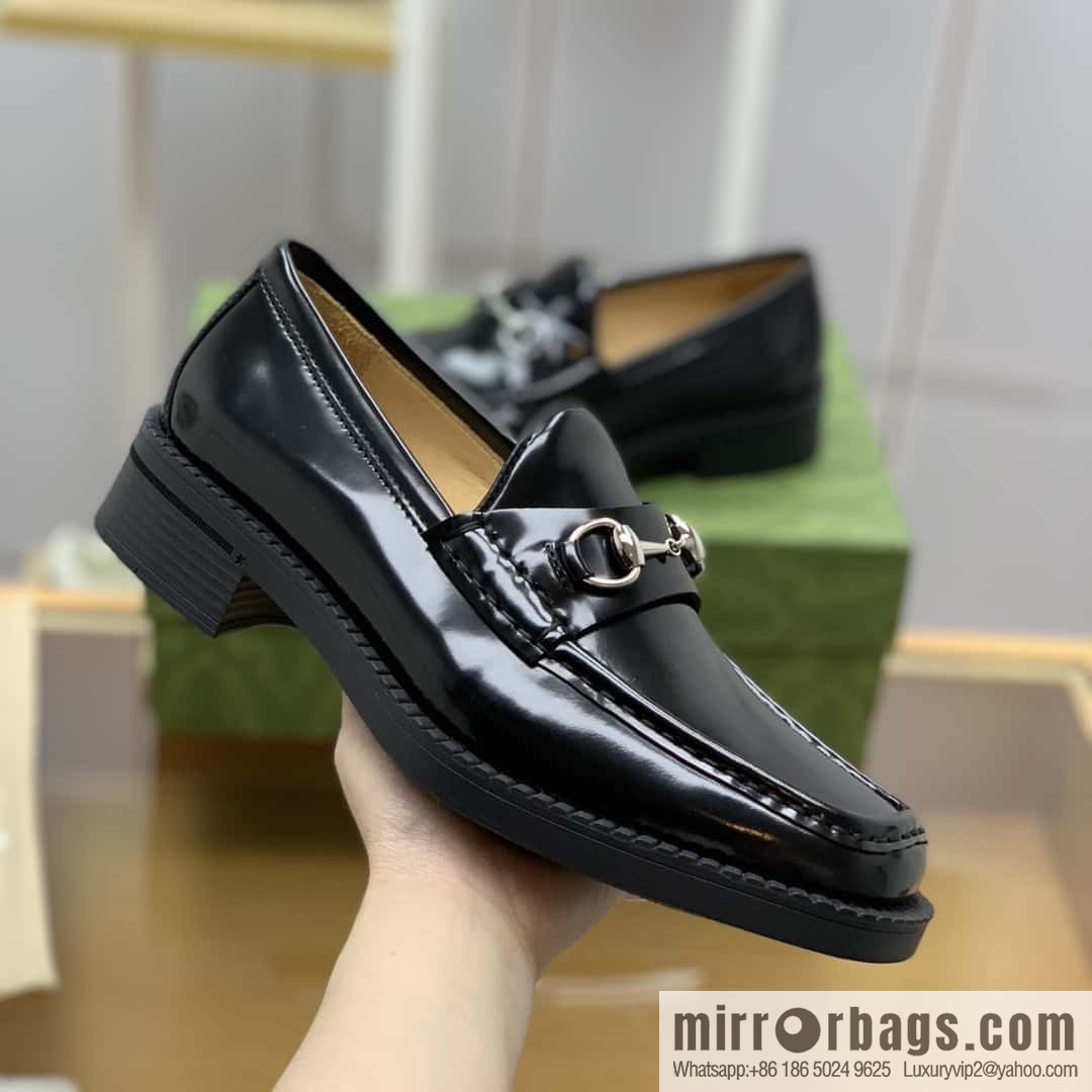 Gucci Gucci uses black smooth cow leather (fabric) carefully made men's loafers
