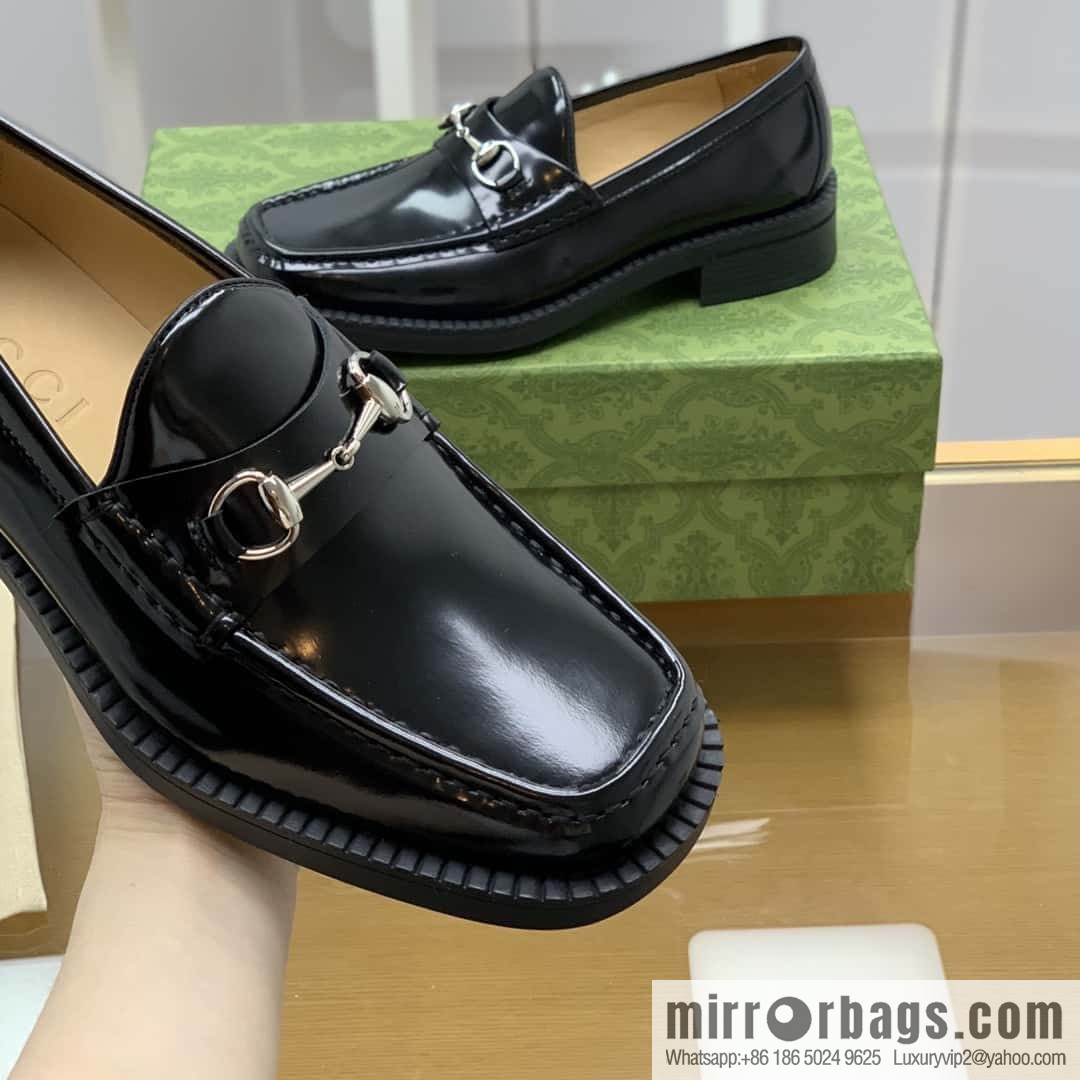 Gucci Gucci uses black smooth cow leather (fabric) carefully made men's loafers