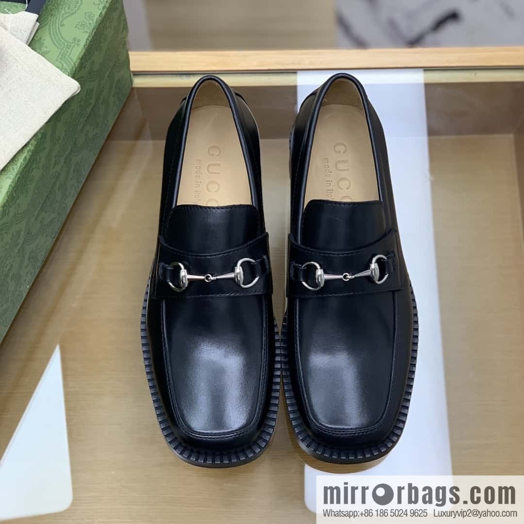 Gucci Gucci uses black smooth cow leather (fabric) carefully made men's loafers