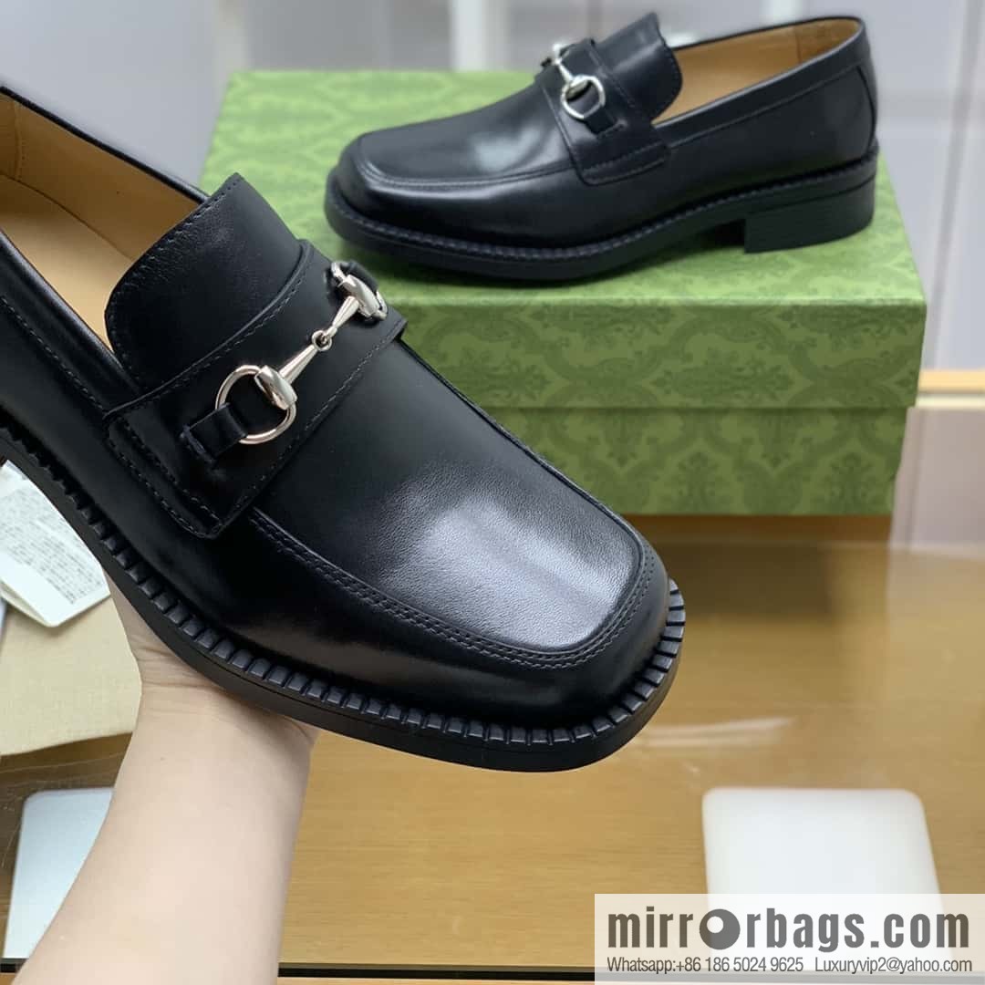 Gucci Gucci uses black smooth cow leather (fabric) carefully made men's loafers