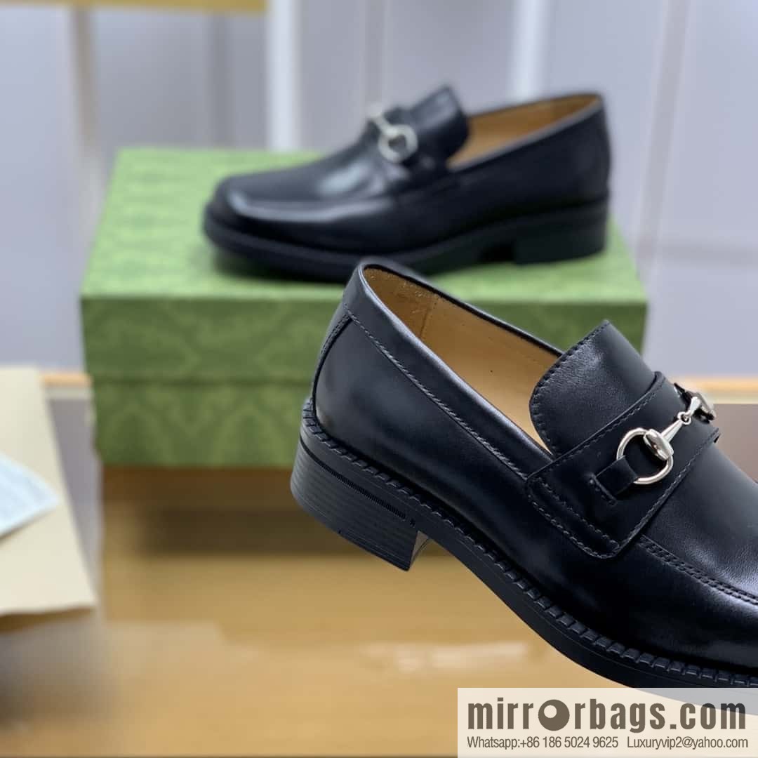 Gucci Gucci uses black smooth cow leather (fabric) carefully made men's loafers
