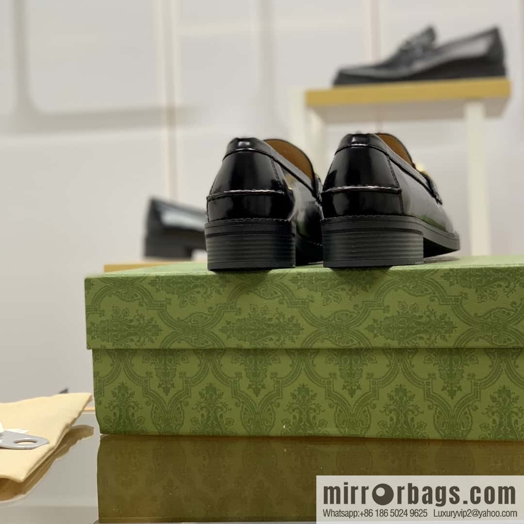 Gucci Gucci uses black smooth cow leather (fabric) carefully made men's loafers