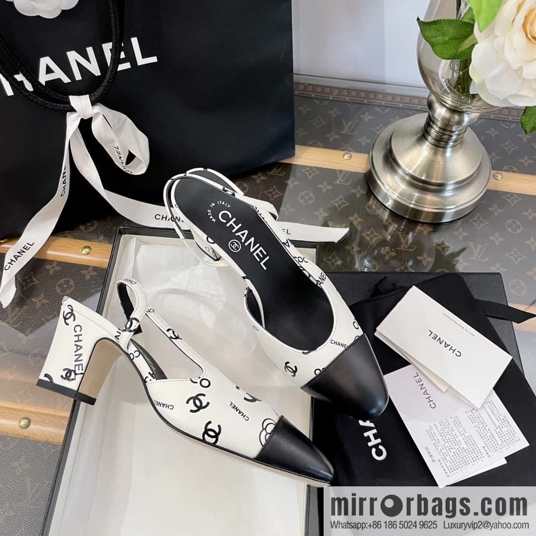 Chanel Chanel Xiaoxiang black and white color matching full logo thick heel sandals