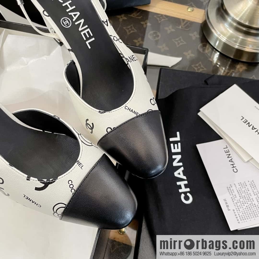 Chanel Chanel Xiaoxiang black and white color matching full logo thick heel sandals