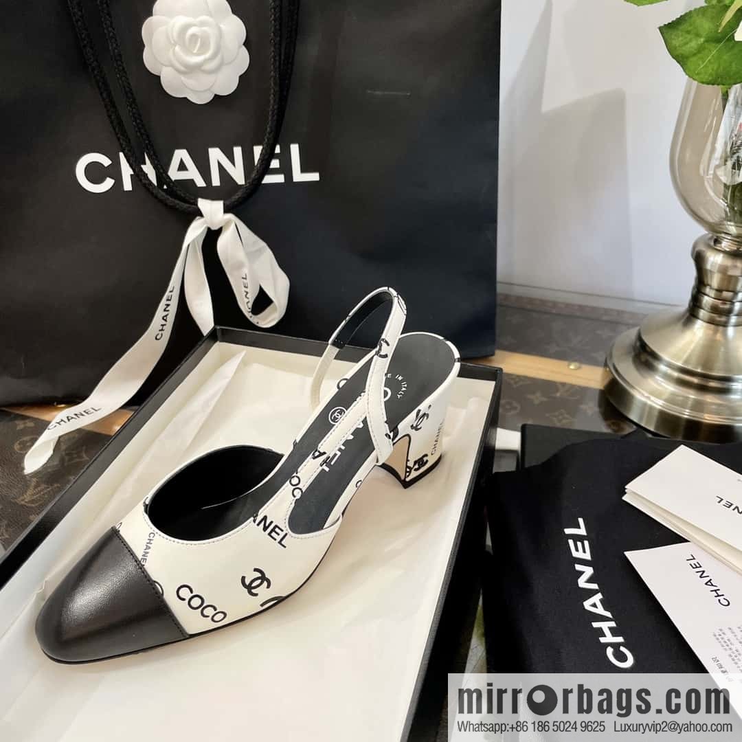 Chanel Chanel Xiaoxiang black and white color matching full logo thick heel sandals