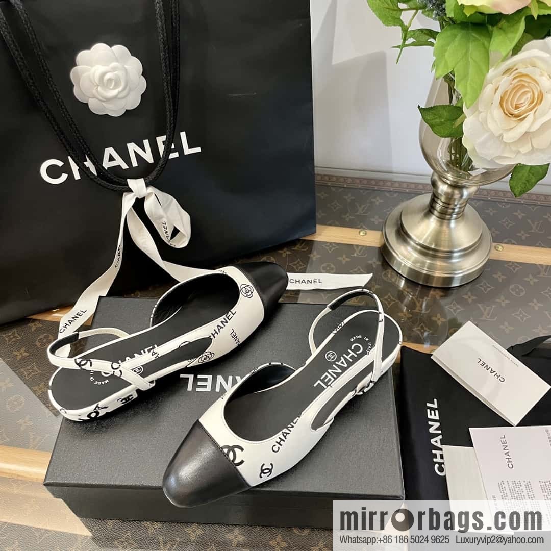 Chanel Chanel Xiaoxiang black and white color matching full logo thick heel sandals