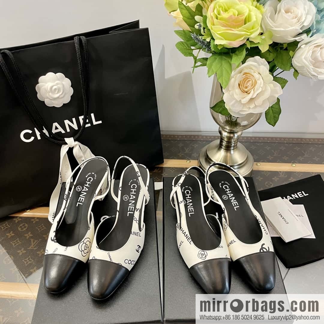 Chanel Chanel Xiaoxiang black and white color matching full logo thick heel sandals
