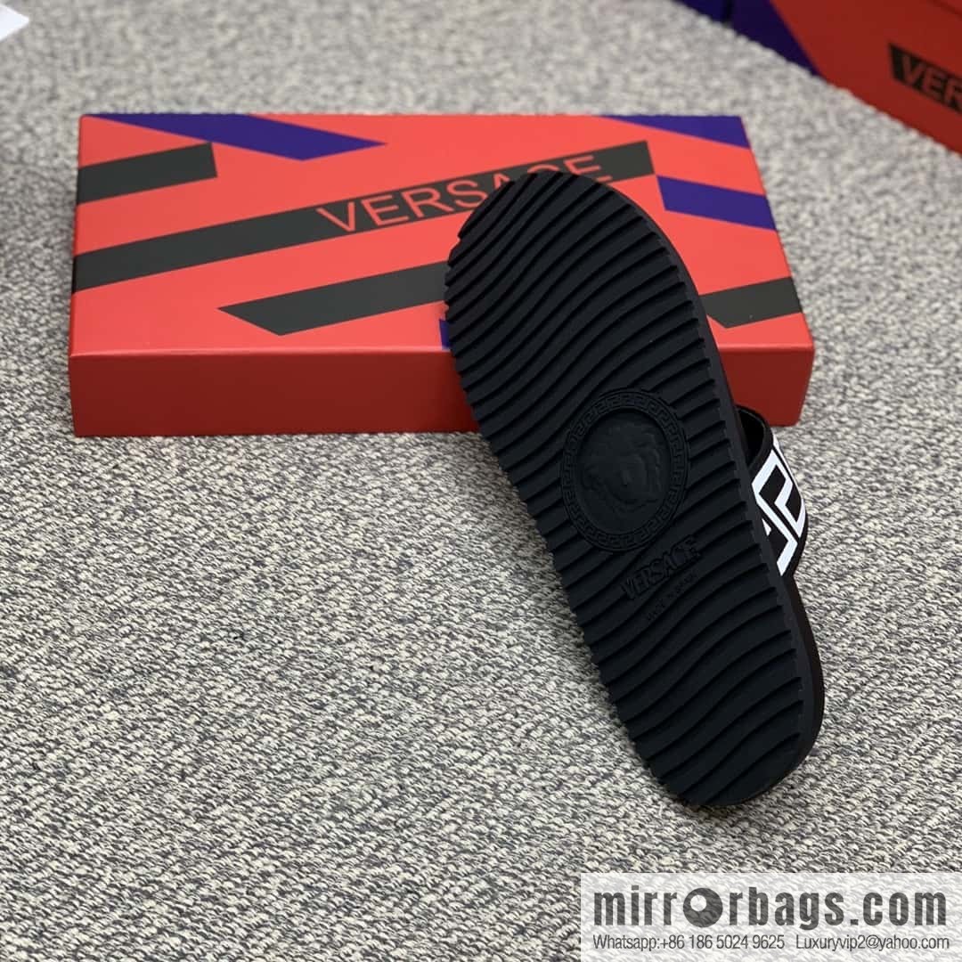Versace uses black calfskin men's sandals