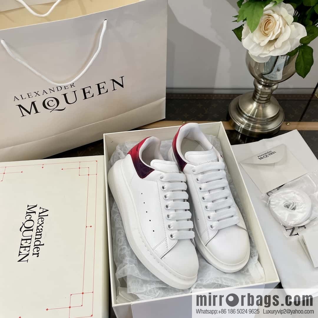Alexander McQueen, Unisex sneakers made of calfskin