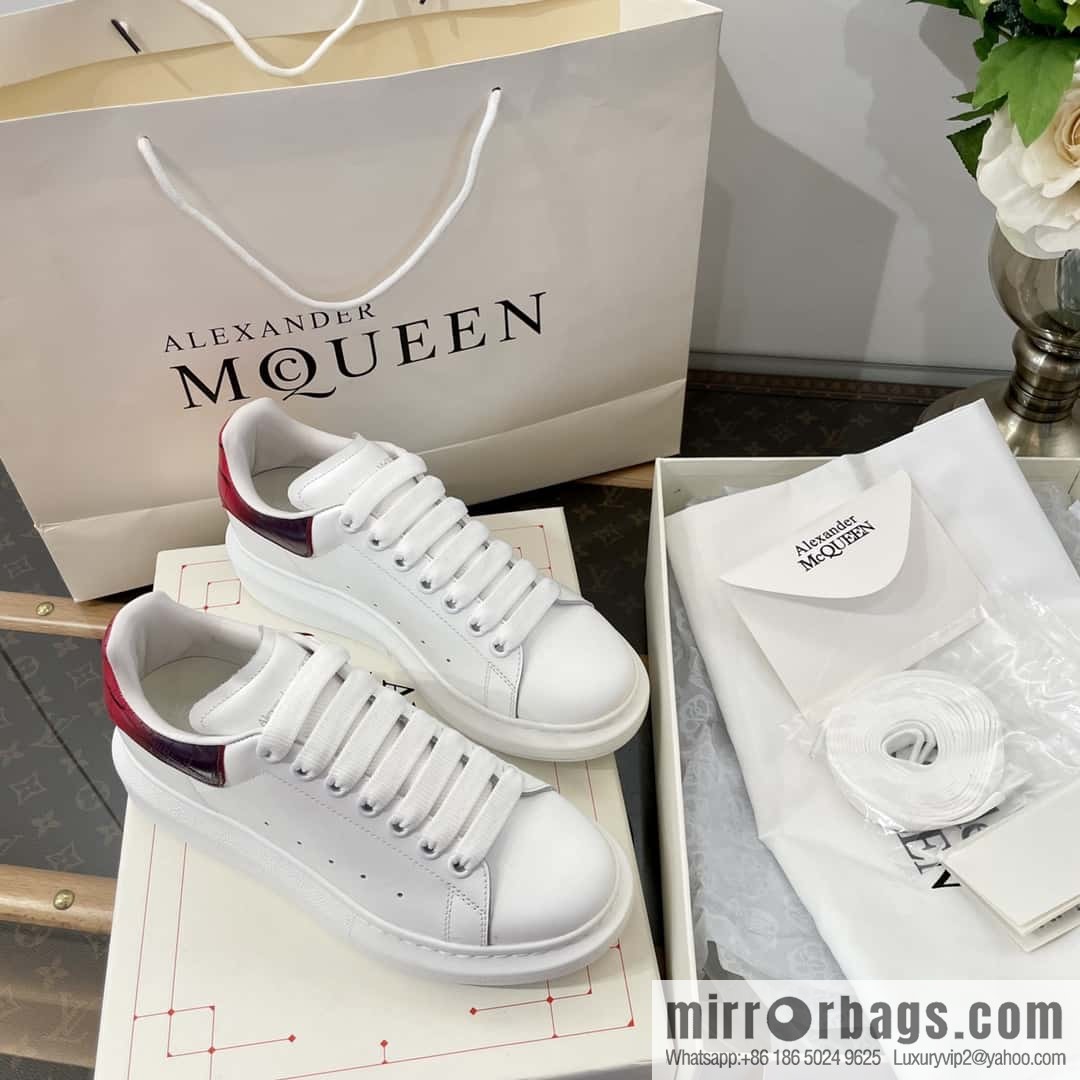 Alexander McQueen, Unisex sneakers made of calfskin