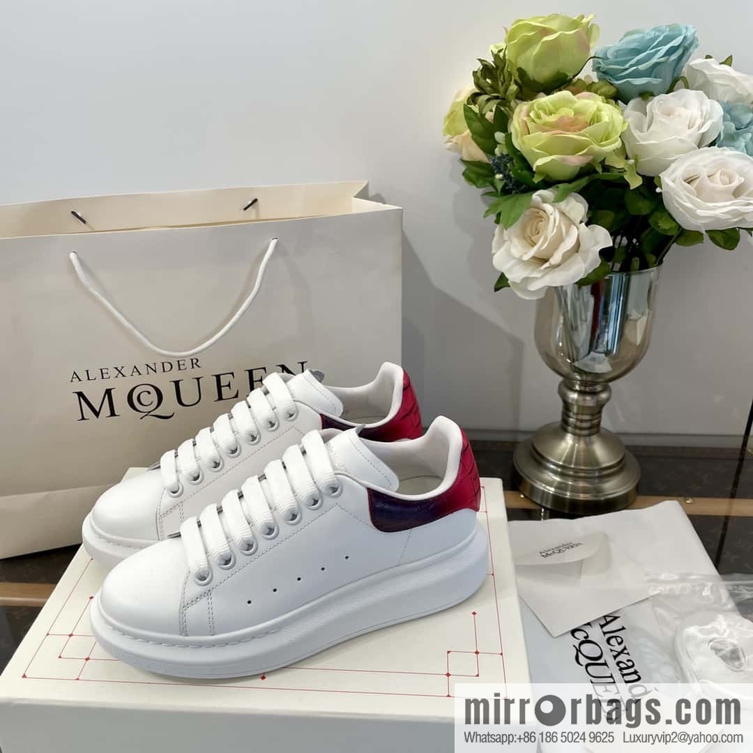 Alexander McQueen, Unisex sneakers made of calfskin