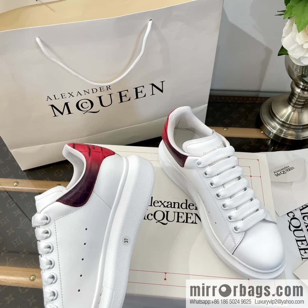 Alexander McQueen, Unisex sneakers made of calfskin