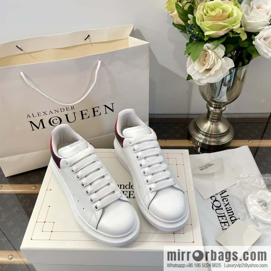 Alexander McQueen, Unisex sneakers made of calfskin