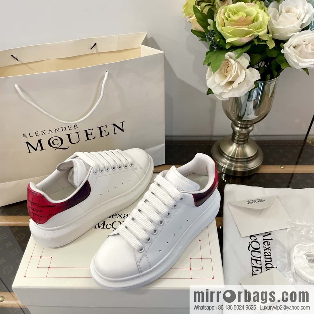 Alexander McQueen, Unisex sneakers made of calfskin