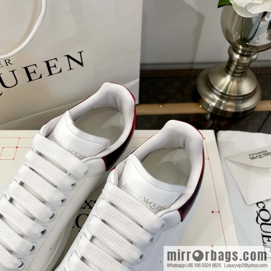 Alexander McQueen, Unisex sneakers made of calfskin