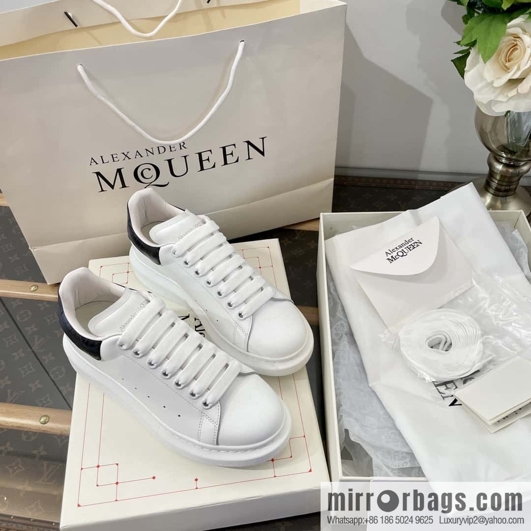 Alexander McQueen, Unisex sneakers made of calfskin