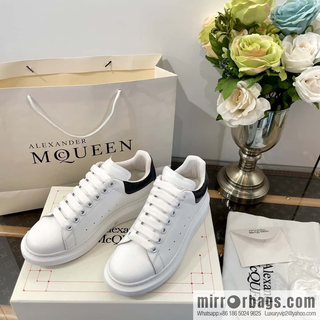 Alexander McQueen, Unisex sneakers made of calfskin