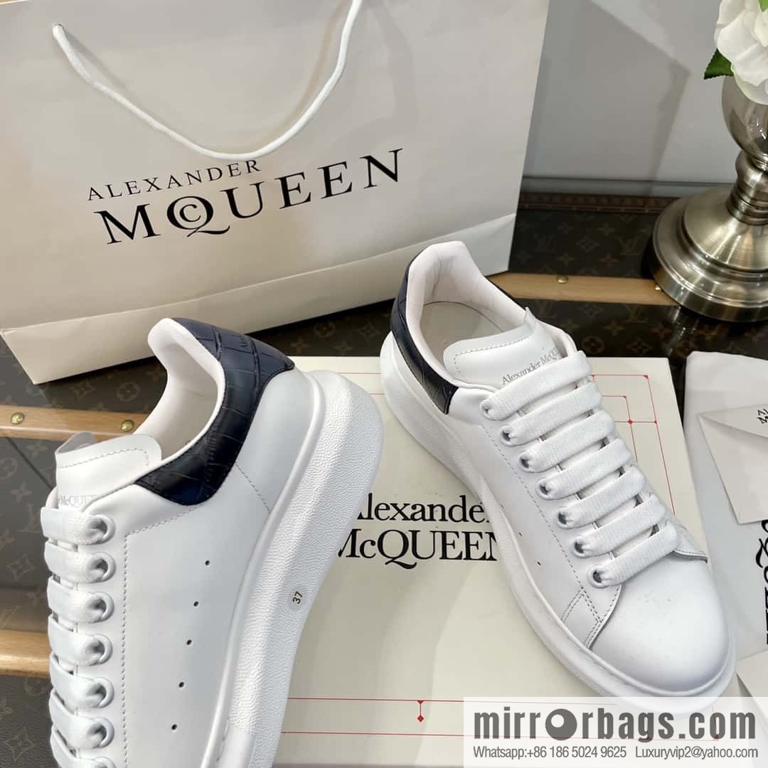 Alexander McQueen, Unisex sneakers made of calfskin