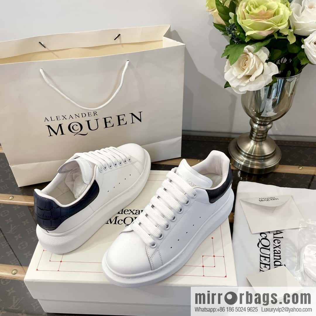 Alexander McQueen, Unisex sneakers made of calfskin