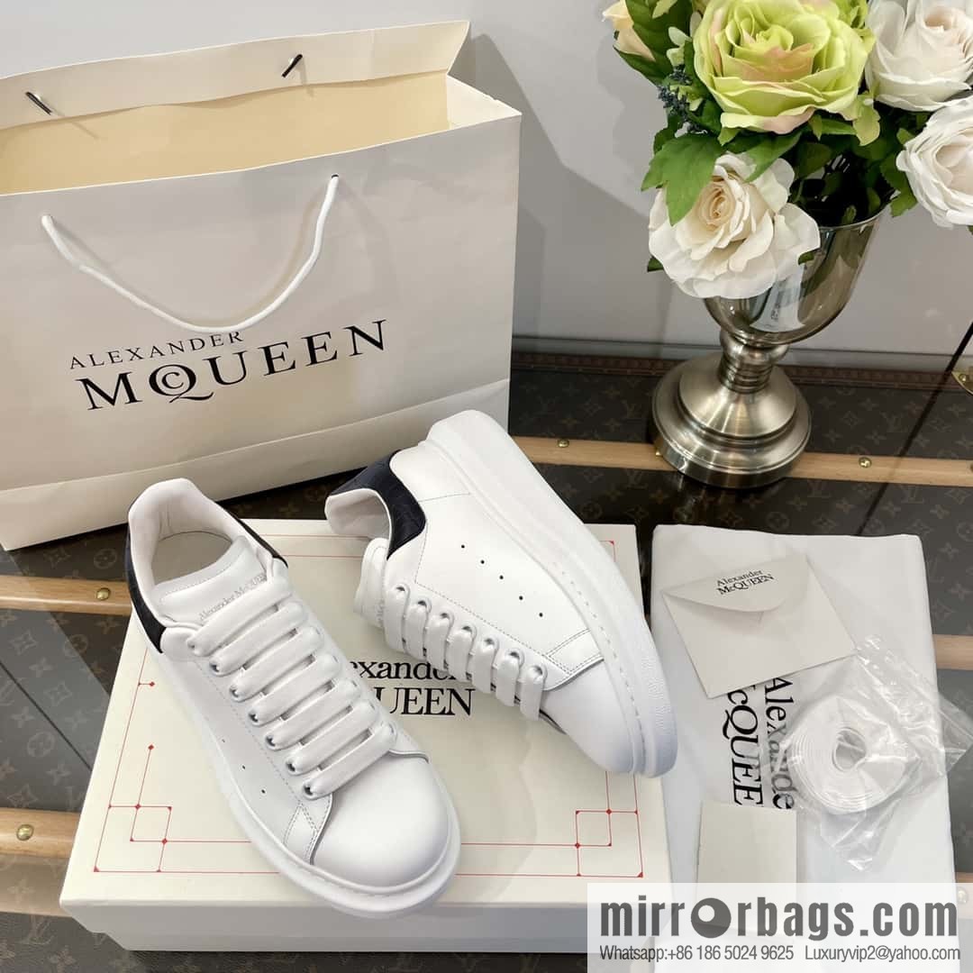 Alexander McQueen, Unisex sneakers made of calfskin