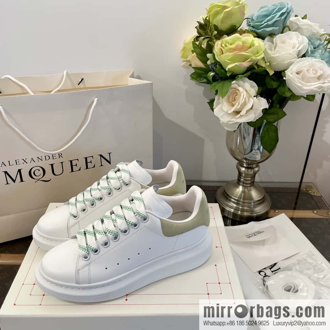 Alexander McQueen, Unisex sneakers made of calfskin