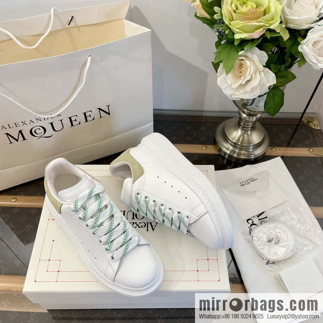 Alexander McQueen, Unisex sneakers made of calfskin