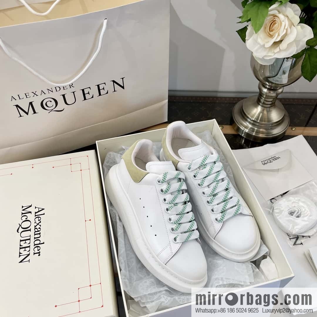 Alexander McQueen, Unisex sneakers made of calfskin