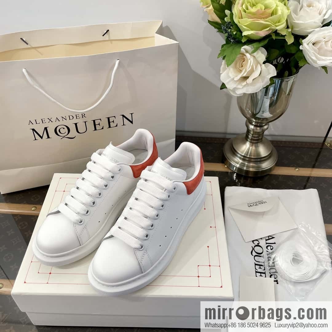 Alexander McQueen, Unisex sneakers made of calfskin