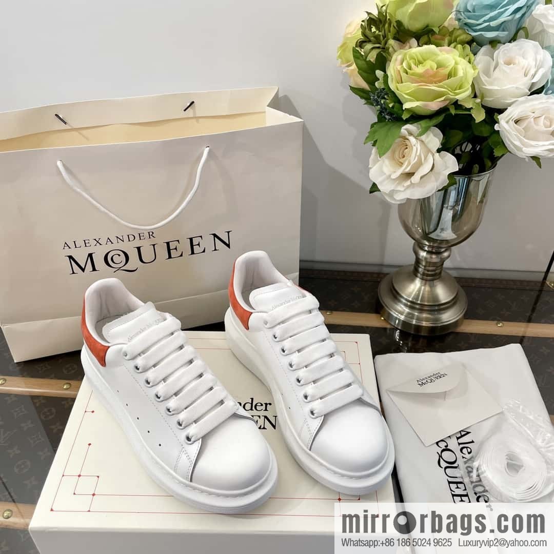Alexander McQueen, Unisex sneakers made of calfskin