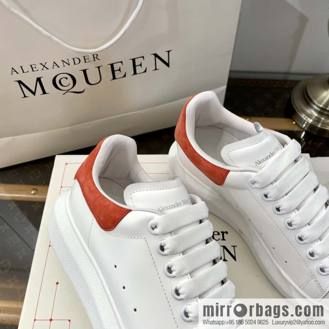 Alexander McQueen, Unisex sneakers made of calfskin