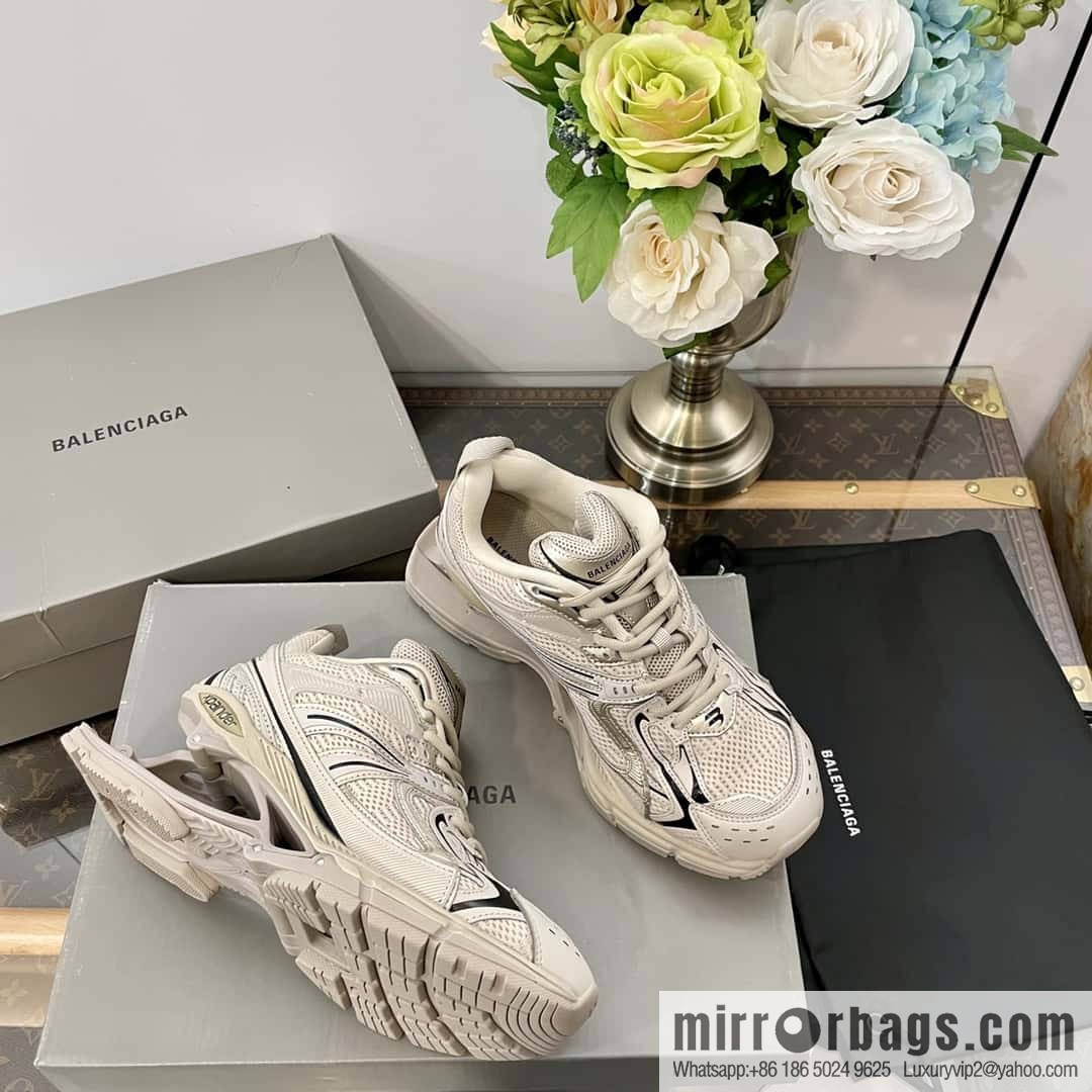 𝐁𝐚𝐥𝐞𝐧𝐜𝐢𝐚𝐠𝐚|||𝐗-𝐏𝐚𝐧𝐝𝐞𝐫 series. Vintage old spring shoes
