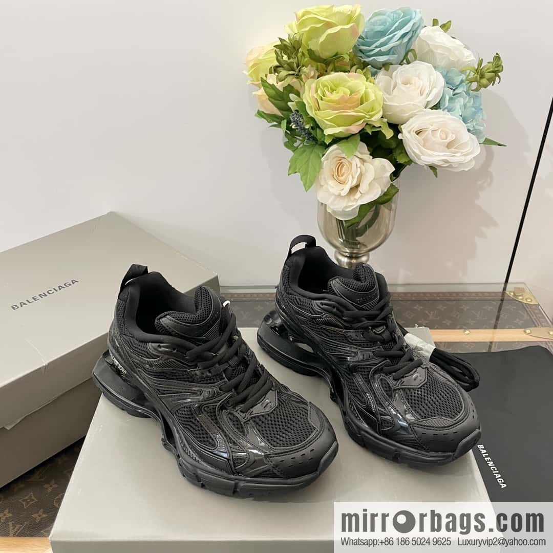 𝐁𝐚𝐥𝐞𝐧𝐜𝐢𝐚𝐠𝐚|||𝐗-𝐏𝐚𝐧𝐝𝐞𝐫 series. Vintage old spring shoes