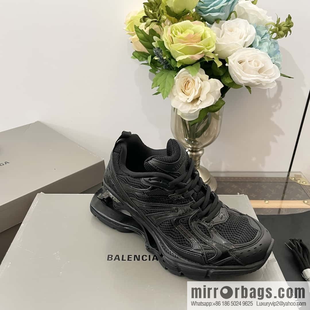 𝐁𝐚𝐥𝐞𝐧𝐜𝐢𝐚𝐠𝐚|||𝐗-𝐏𝐚𝐧𝐝𝐞𝐫 series. Vintage old spring shoes