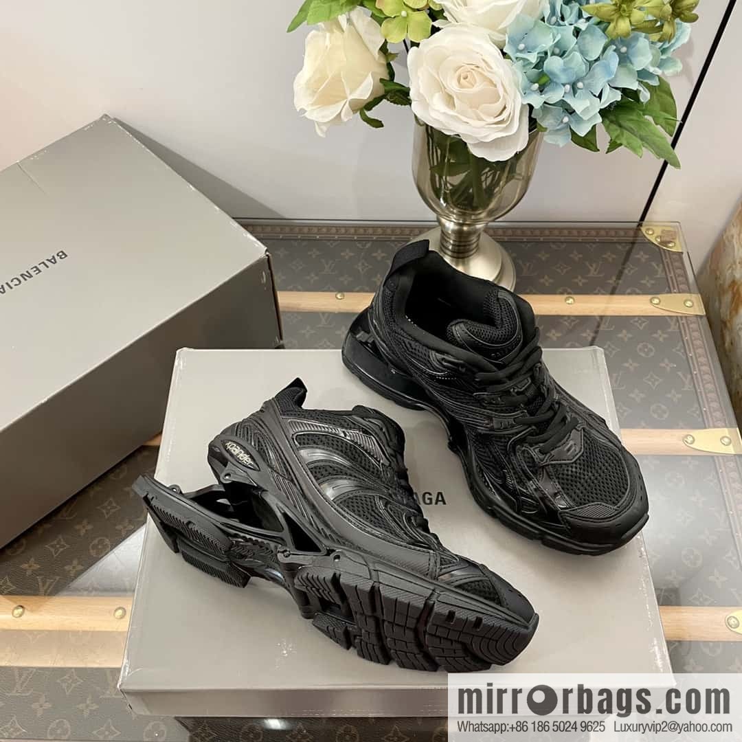 𝐁𝐚𝐥𝐞𝐧𝐜𝐢𝐚𝐠𝐚|||𝐗-𝐏𝐚𝐧𝐝𝐞𝐫 series. Vintage old spring shoes