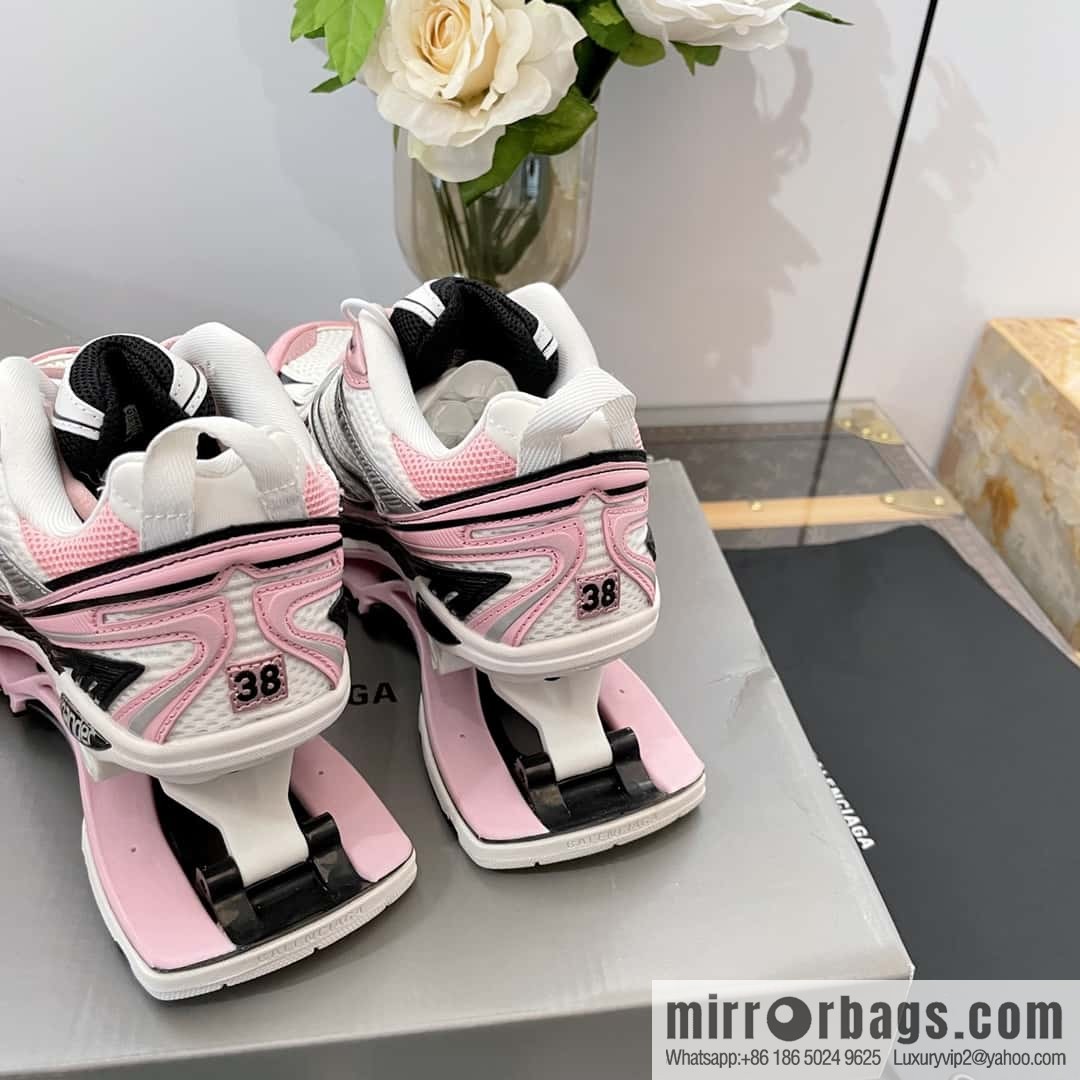 𝐁𝐚𝐥𝐞𝐧𝐜𝐢𝐚𝐠𝐚|||𝐗-𝐏𝐚𝐧𝐝𝐞𝐫 series. Vintage old spring shoes