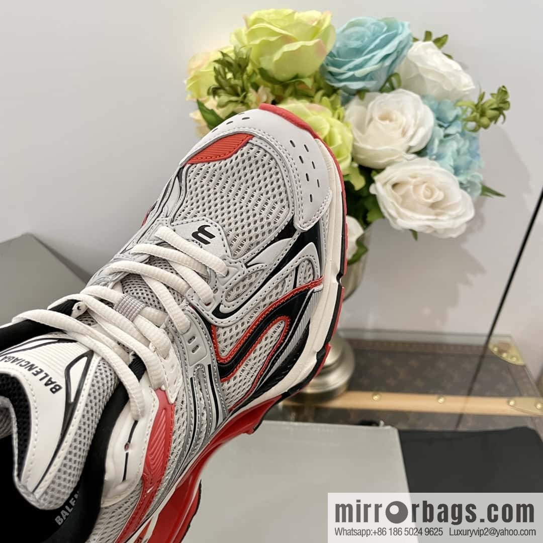 𝐁𝐚𝐥𝐞𝐧𝐜𝐢𝐚𝐠𝐚|||𝐗-𝐏𝐚𝐧𝐝𝐞𝐫 series. Vintage old spring shoes